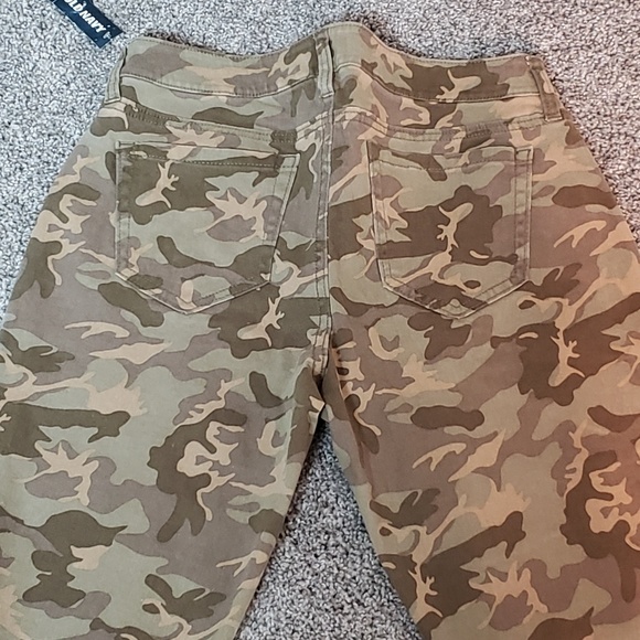 Old Navy Camouflage Jeans - Picture 4 of 7
